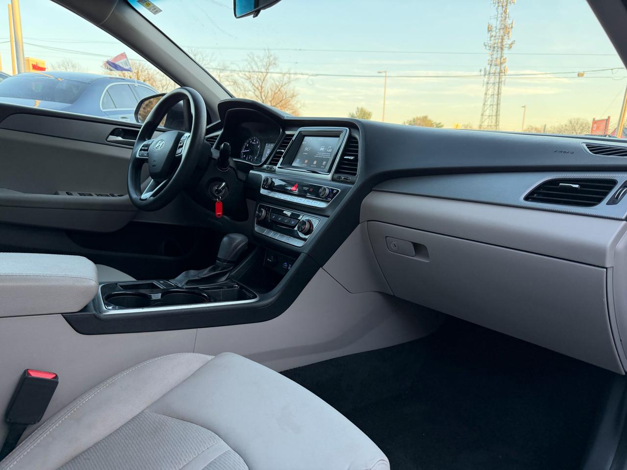 Hyundai Sonata SE 2.4L 2019