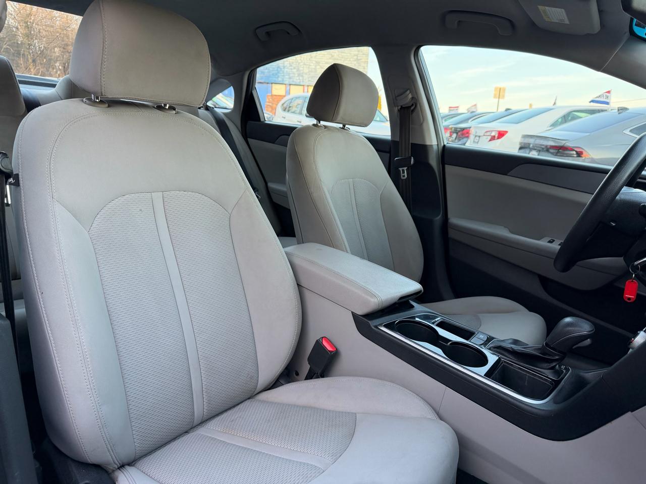 Hyundai Sonata SE 2.4L 2019