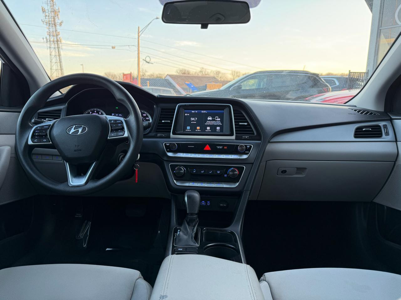 Hyundai Sonata SE 2.4L 2019