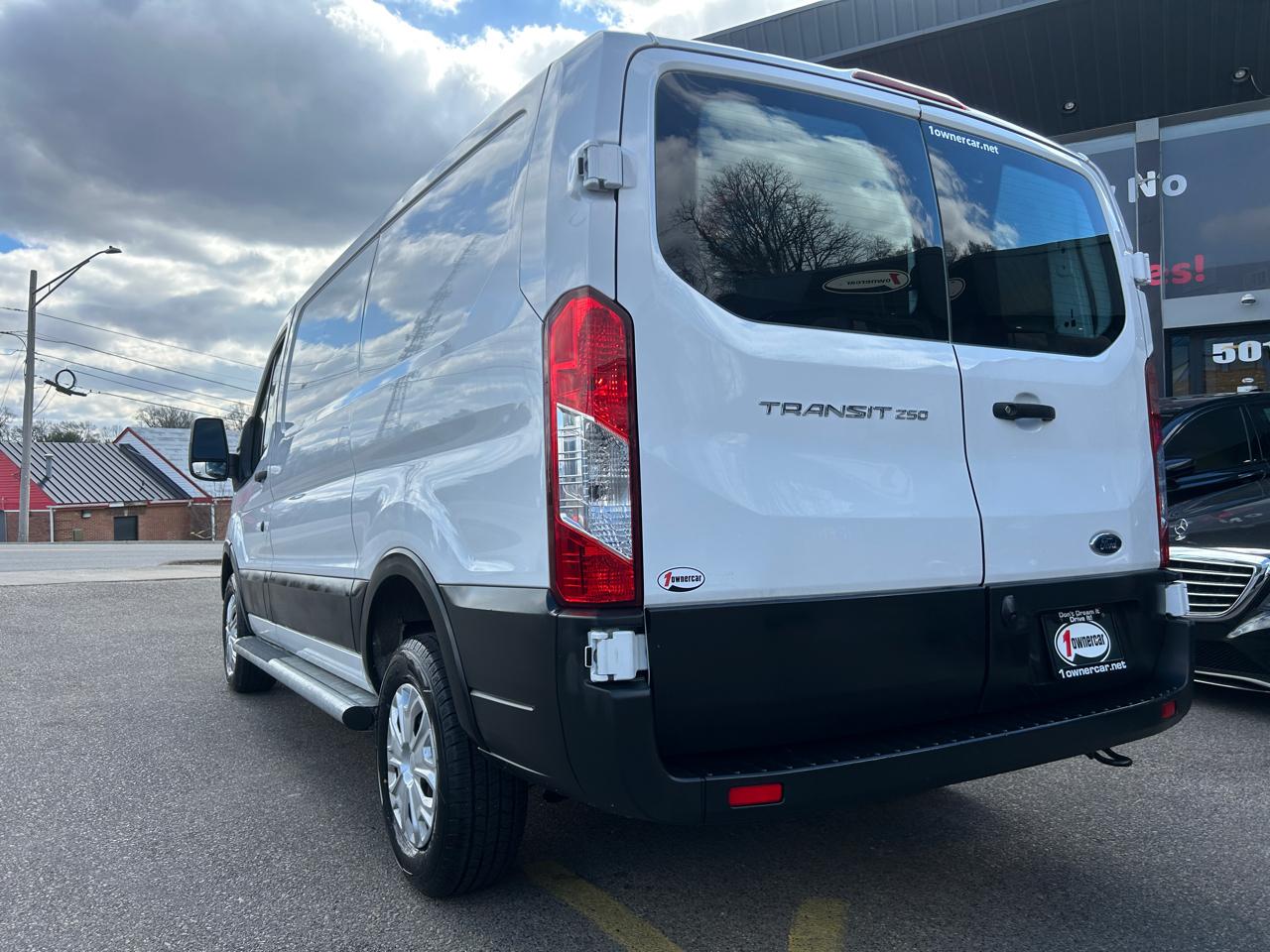 Ford Transit Cargo Van T-250 130" Low Rf 9070 GVWR RWD 2022