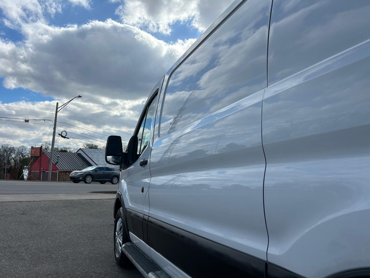 Ford Transit Cargo Van T-250 130" Low Rf 9070 GVWR RWD 2022