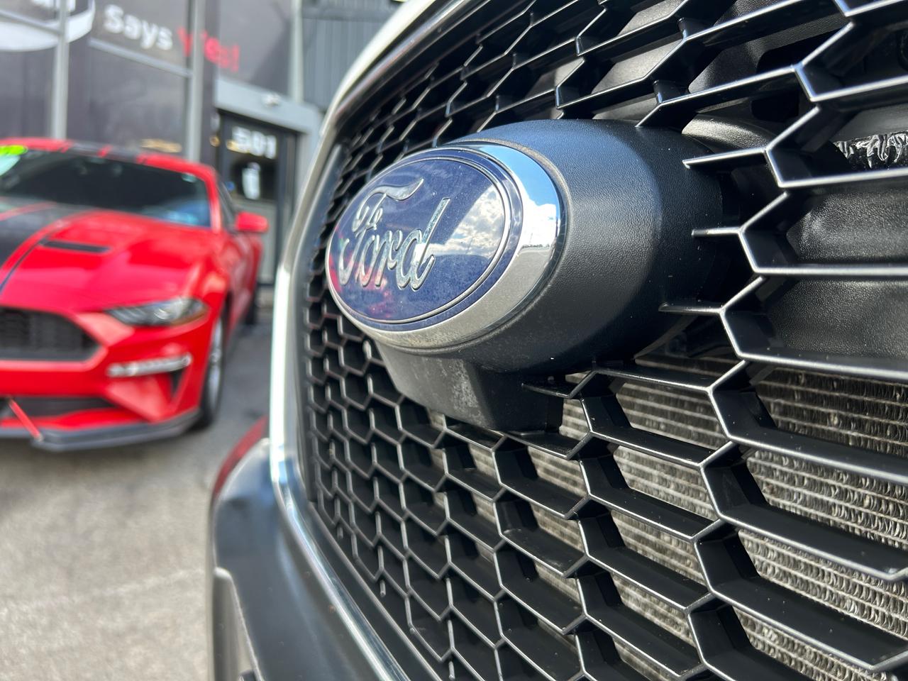 Ford Transit Cargo Van T-250 130" Low Rf 9070 GVWR RWD 2022