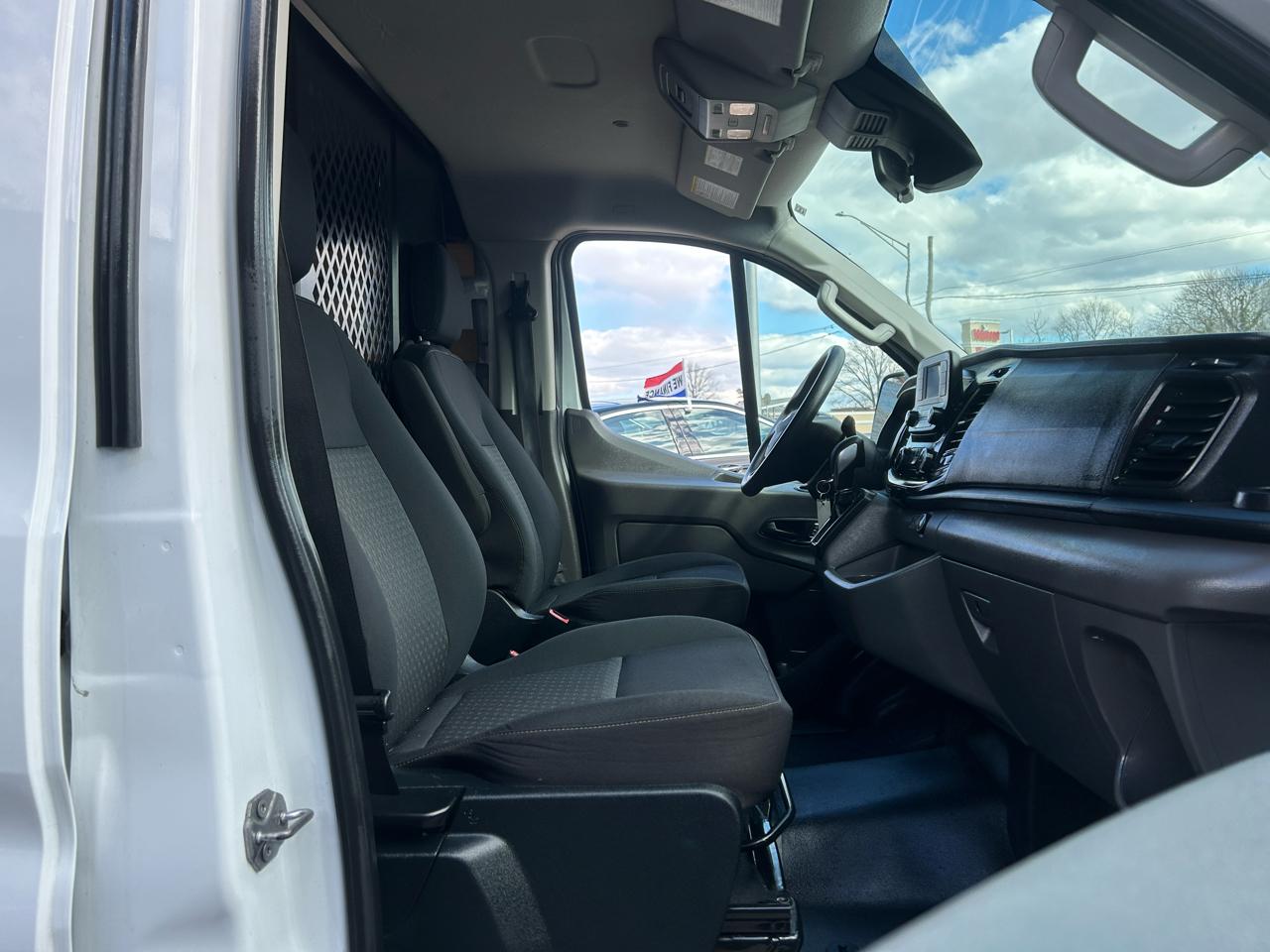 Ford Transit Cargo Van T-250 130" Low Rf 9070 GVWR RWD 2022