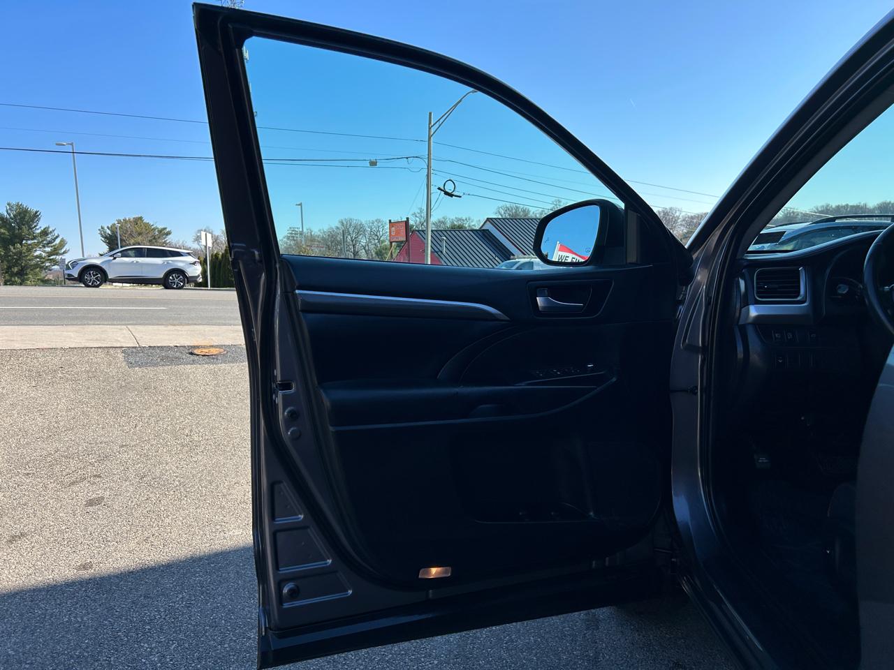 Toyota Highlander XLE V6 AWD (Natl) 2019