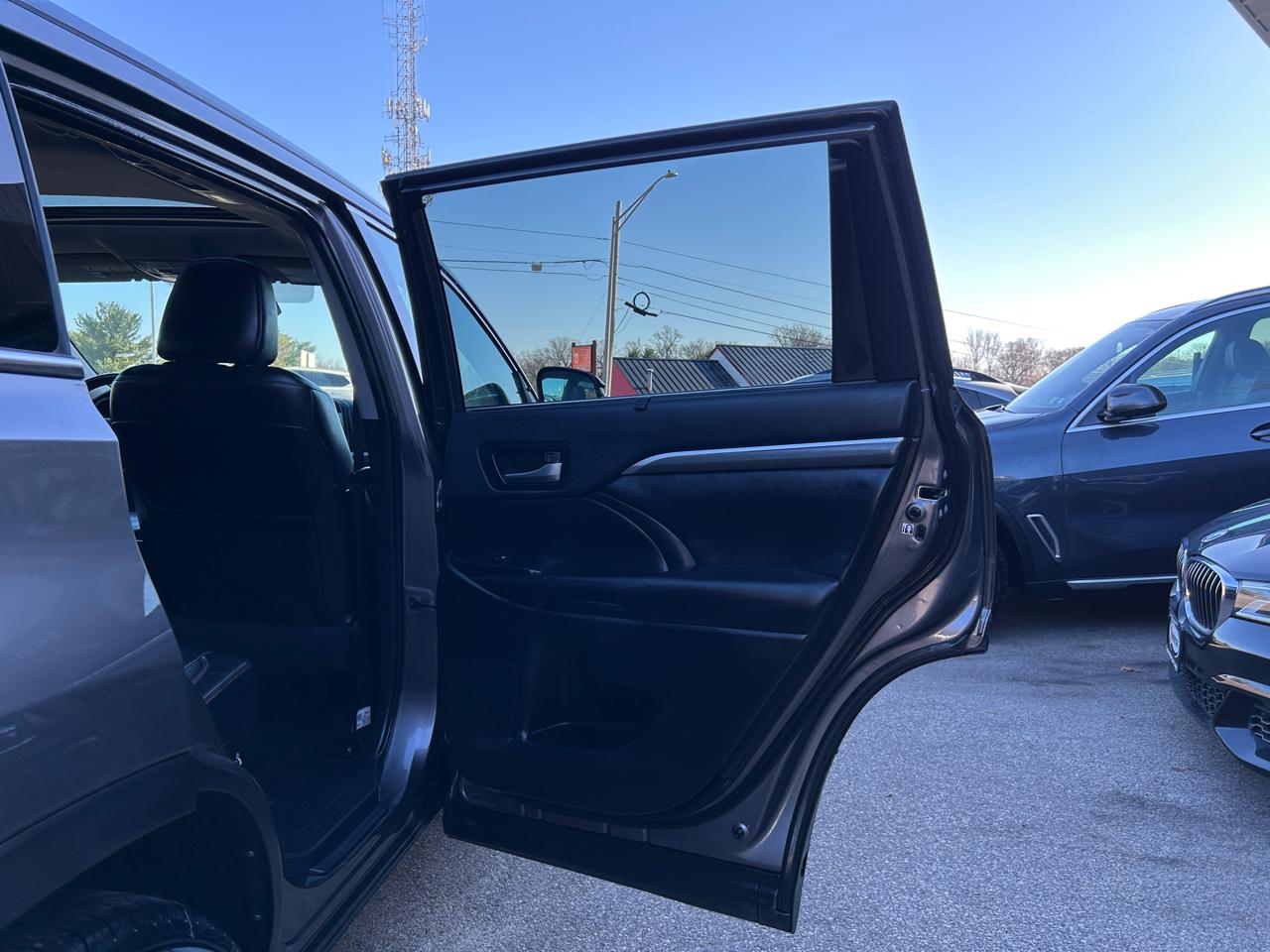 Toyota Highlander XLE V6 AWD (Natl) 2019