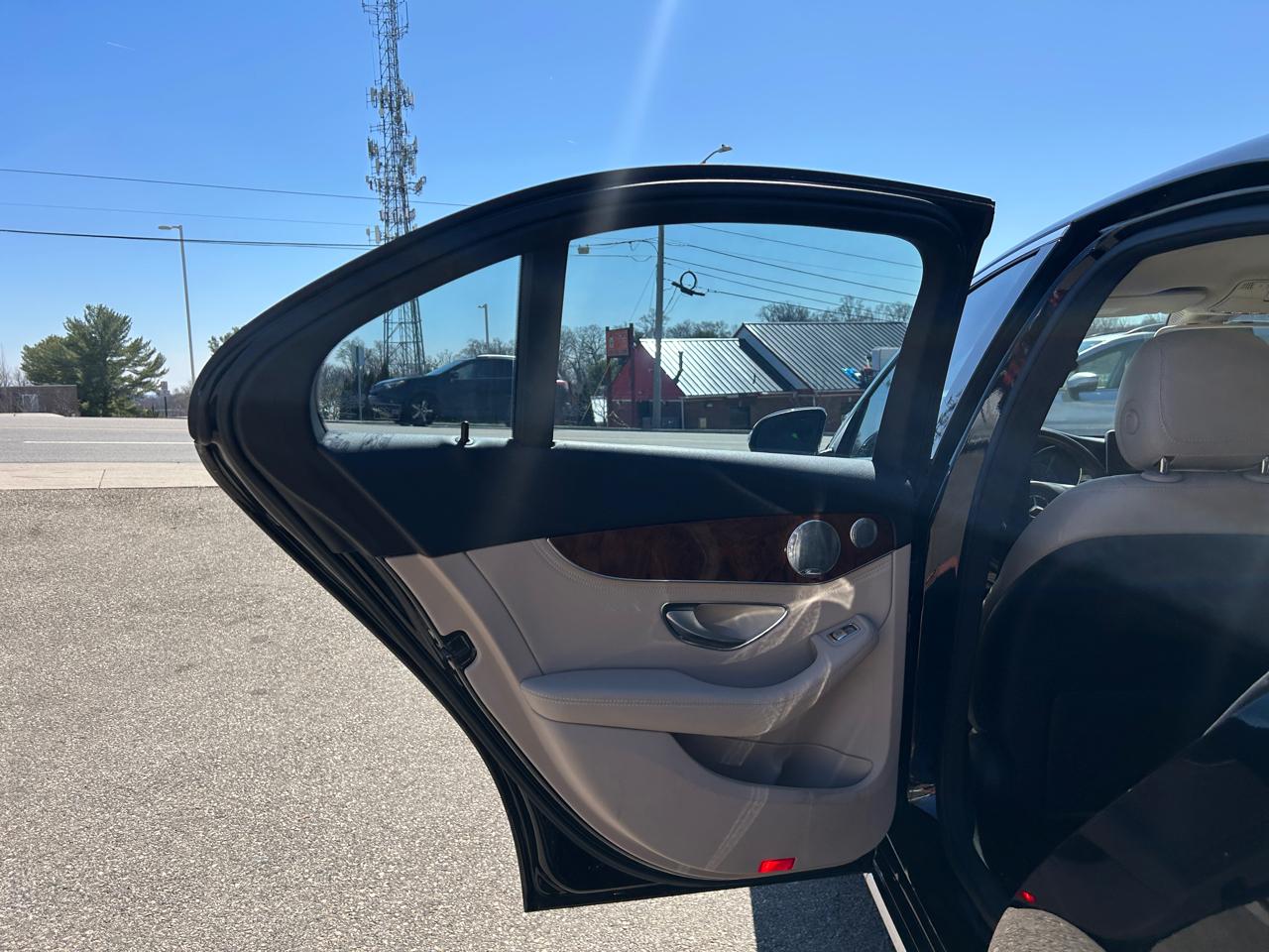 Mercedes-Benz C-Class 4dr Sdn C 300 4MATIC 2015