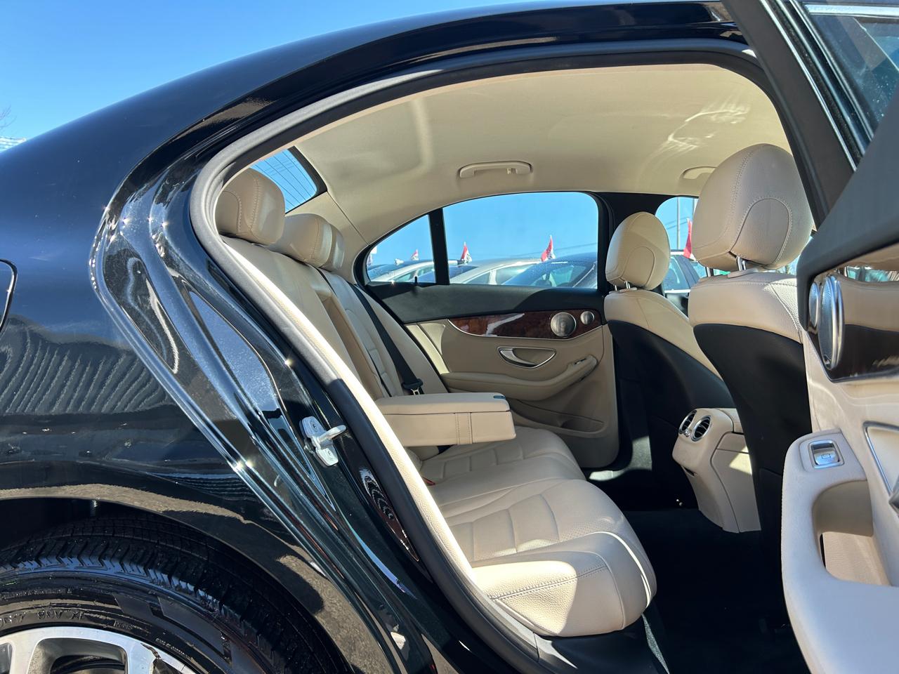 Mercedes-Benz C-Class 4dr Sdn C 300 4MATIC 2015