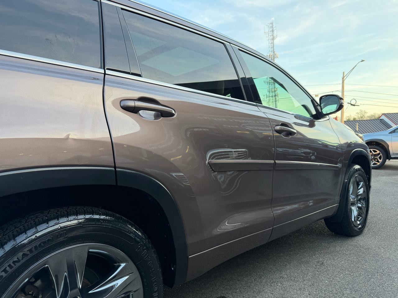 Toyota Highlander Limited V6 AWD (Natl) 2017