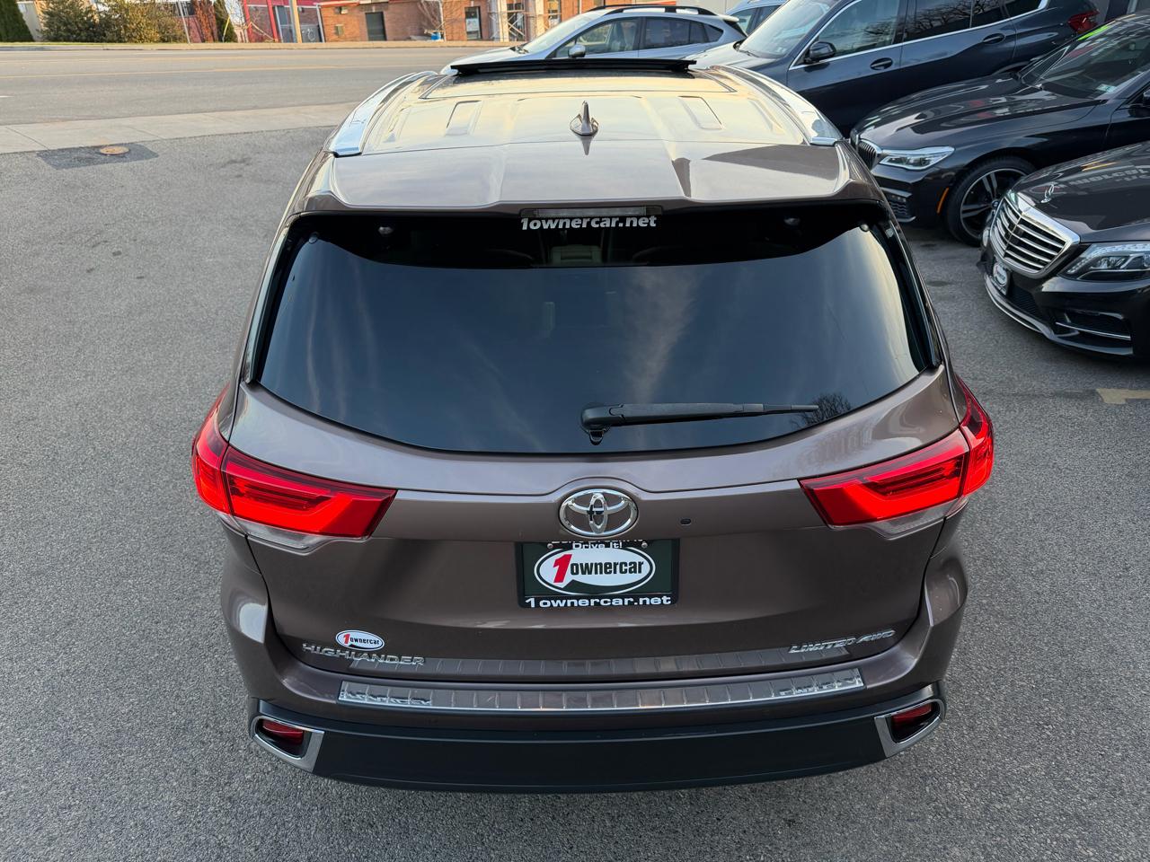 Toyota Highlander Limited V6 AWD (Natl) 2017