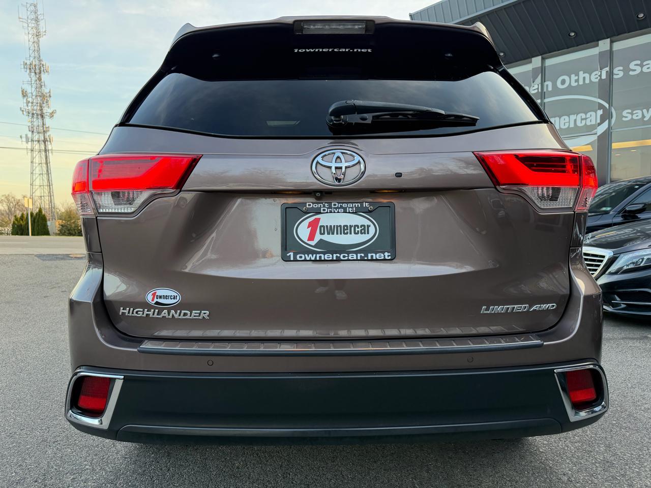 Toyota Highlander Limited V6 AWD (Natl) 2017