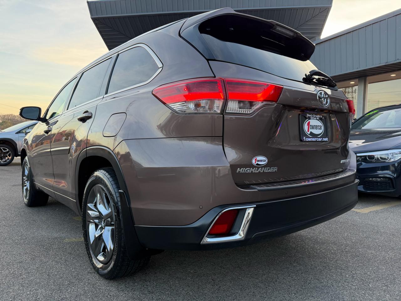 Toyota Highlander Limited V6 AWD (Natl) 2017