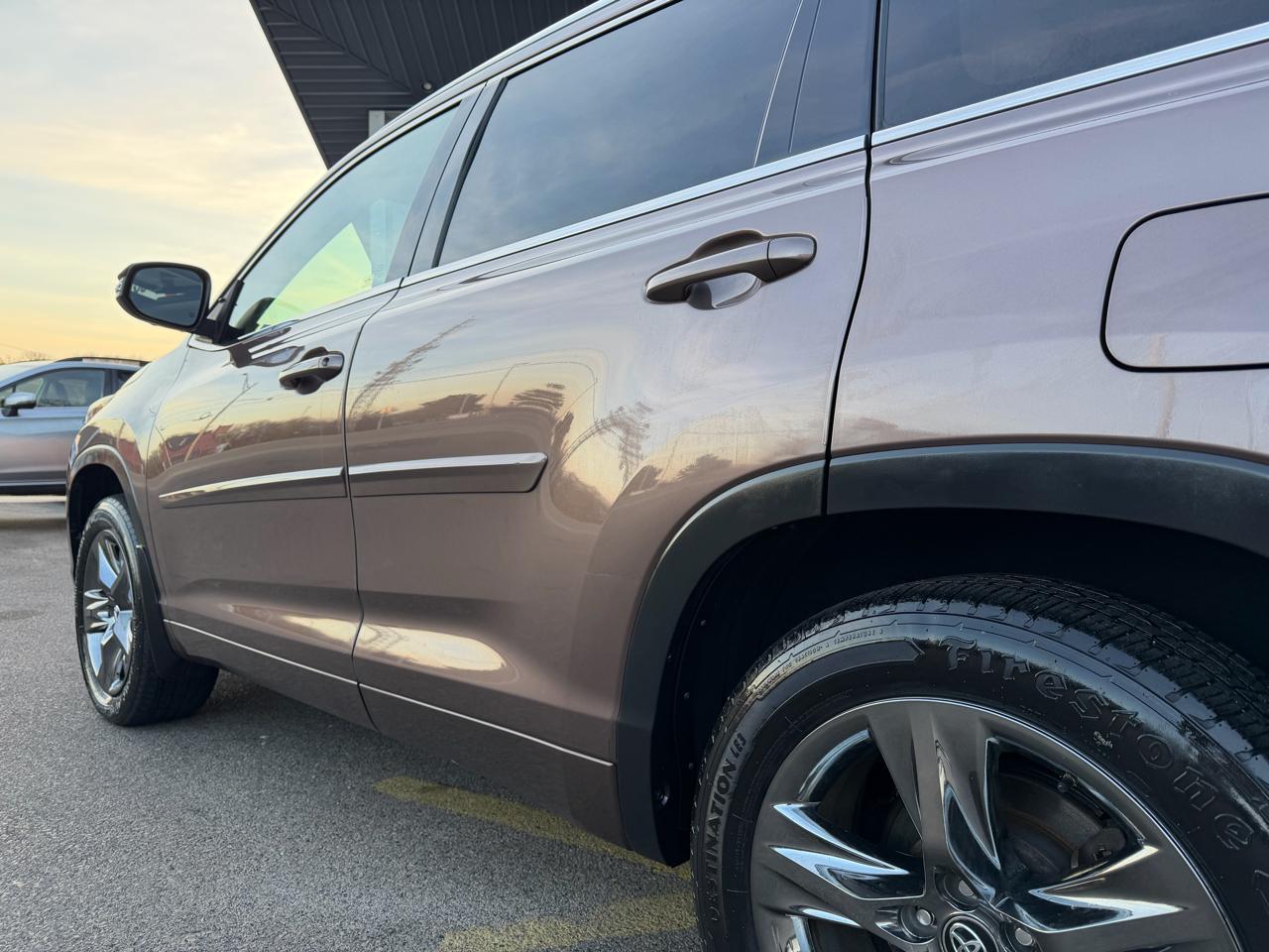 Toyota Highlander Limited V6 AWD (Natl) 2017