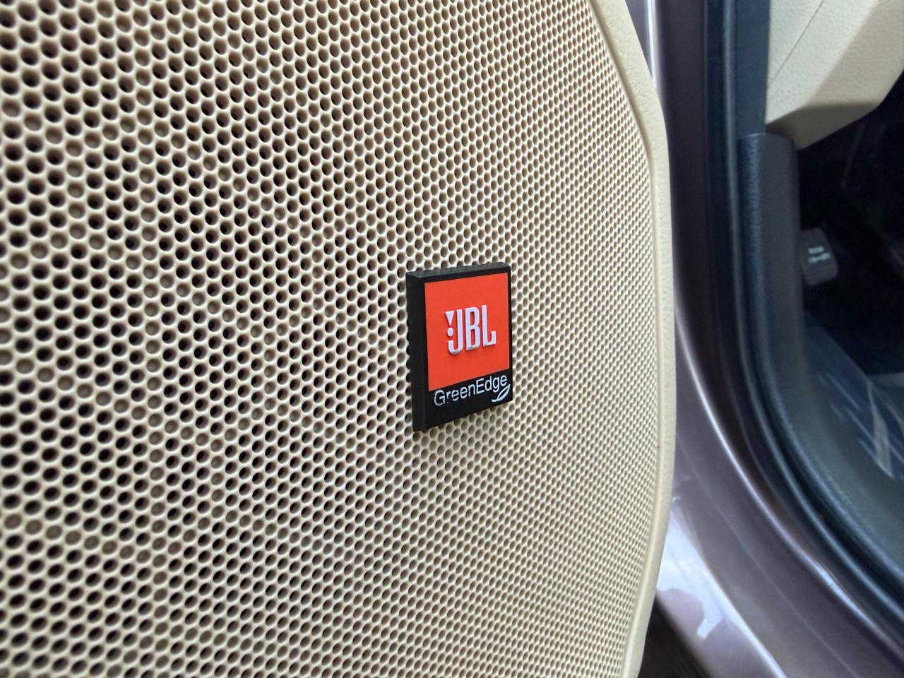 Toyota Highlander Limited V6 AWD (Natl) 2017