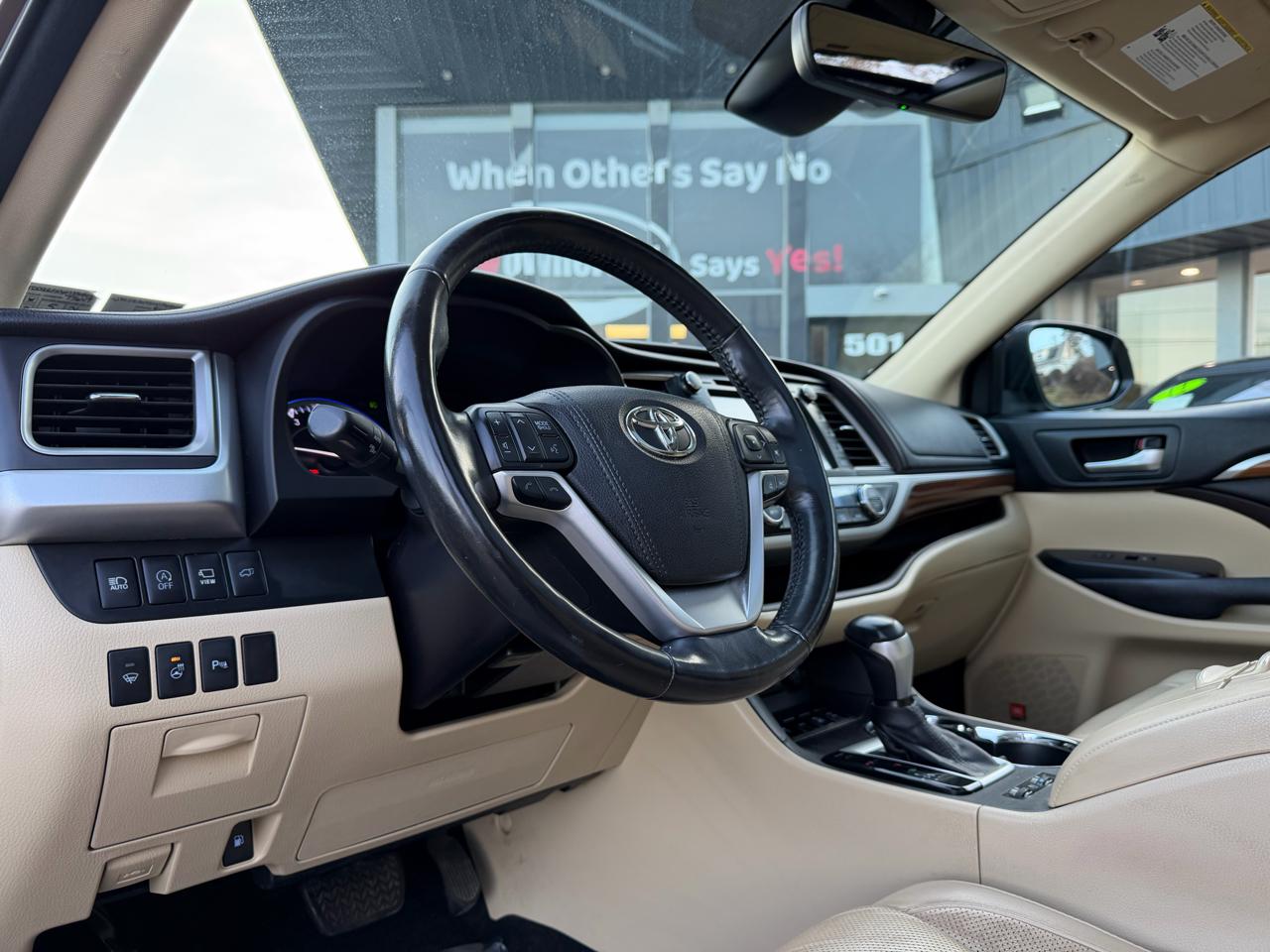 Toyota Highlander Limited V6 AWD (Natl) 2017