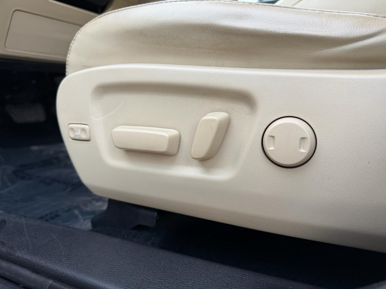 Toyota Highlander Limited V6 AWD (Natl) 2017