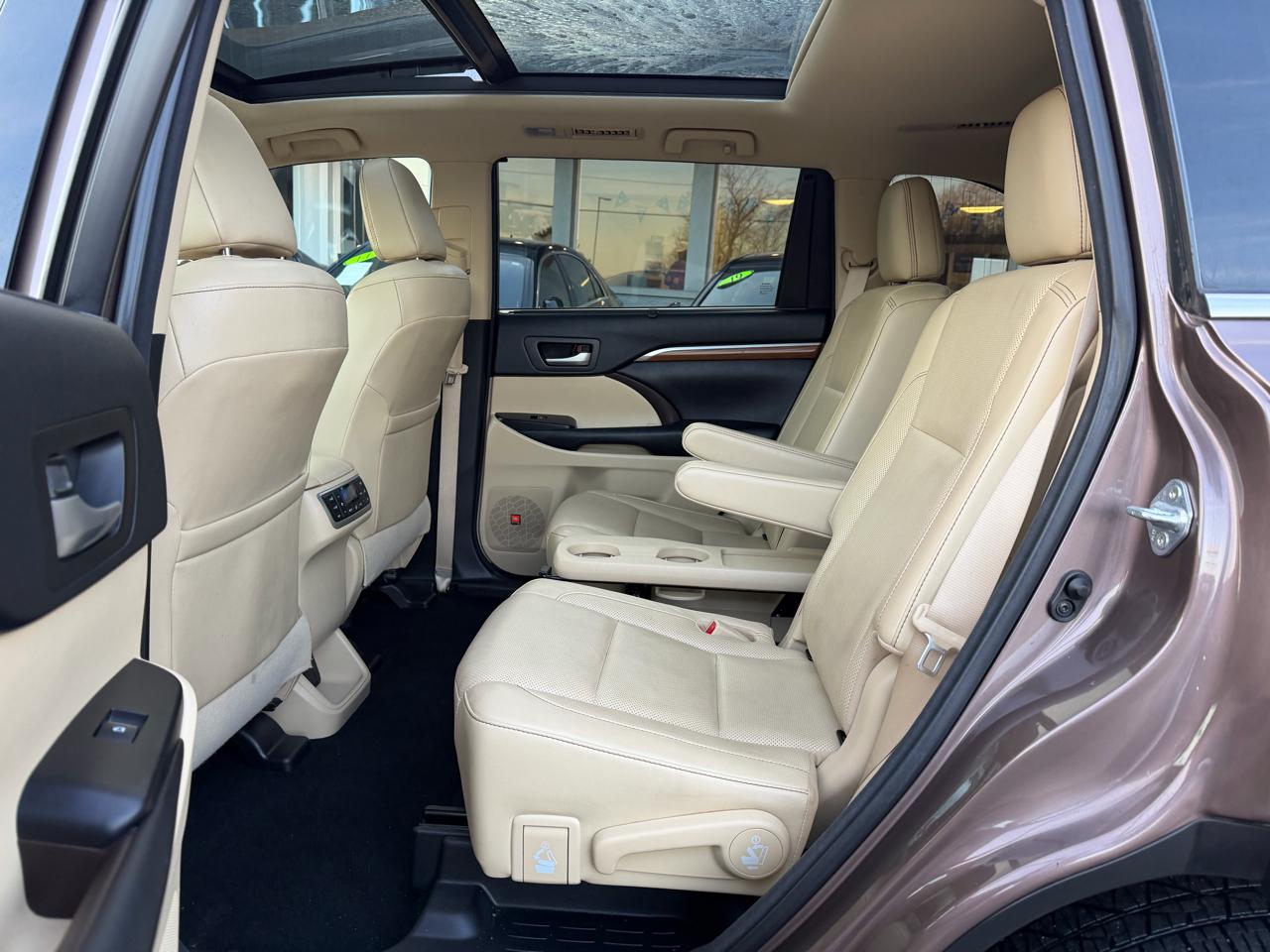 Toyota Highlander Limited V6 AWD (Natl) 2017