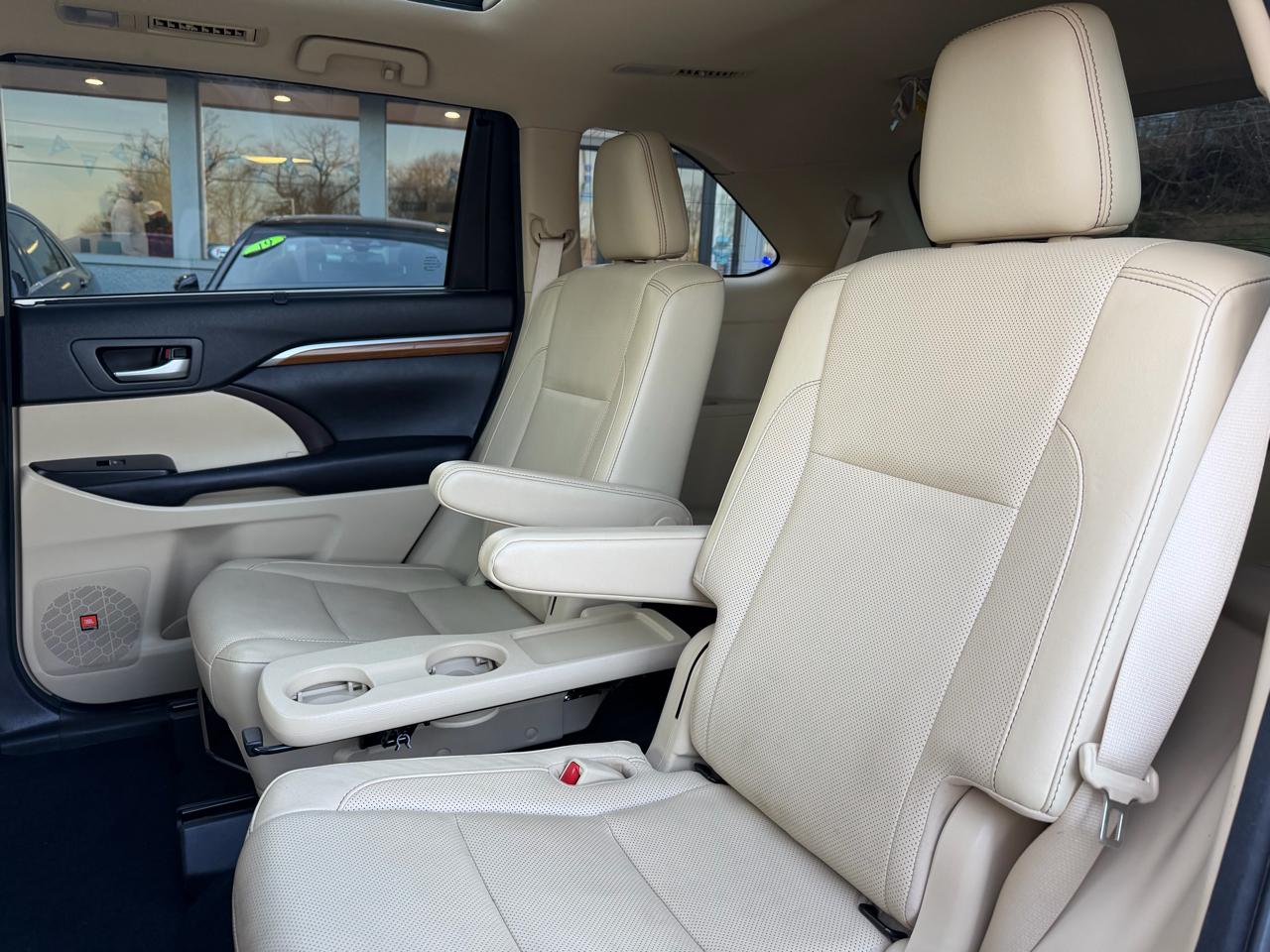 Toyota Highlander Limited V6 AWD (Natl) 2017