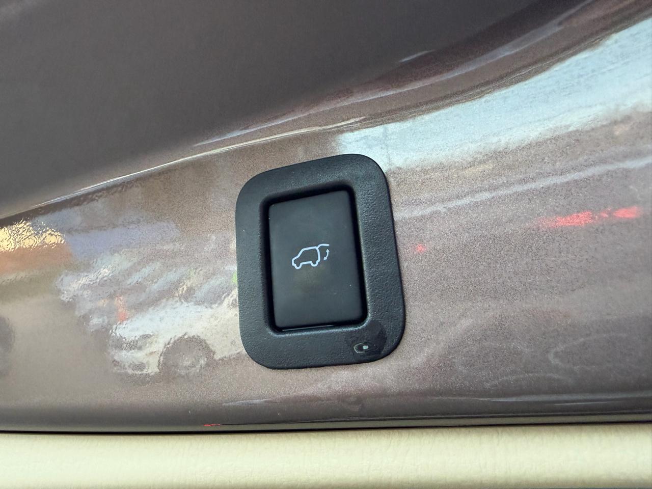 Toyota Highlander Limited V6 AWD (Natl) 2017