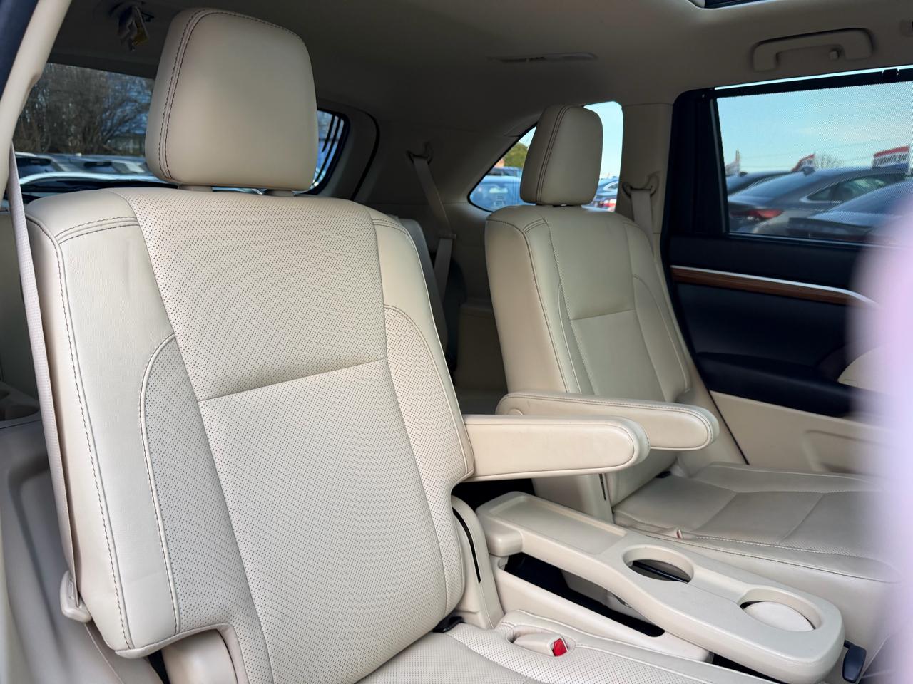 Toyota Highlander Limited V6 AWD (Natl) 2017