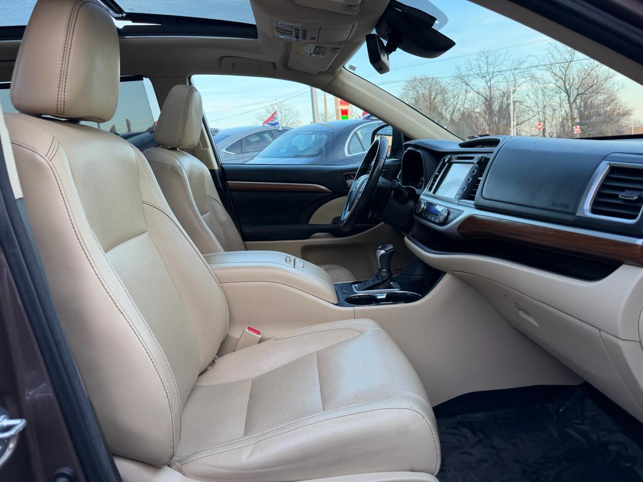 Toyota Highlander Limited V6 AWD (Natl) 2017