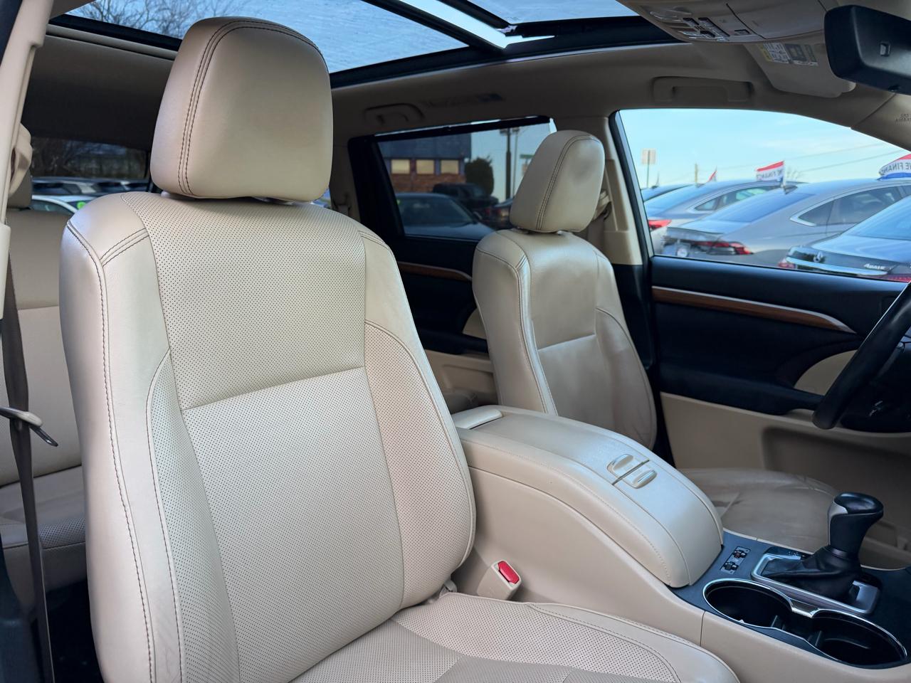 Toyota Highlander Limited V6 AWD (Natl) 2017