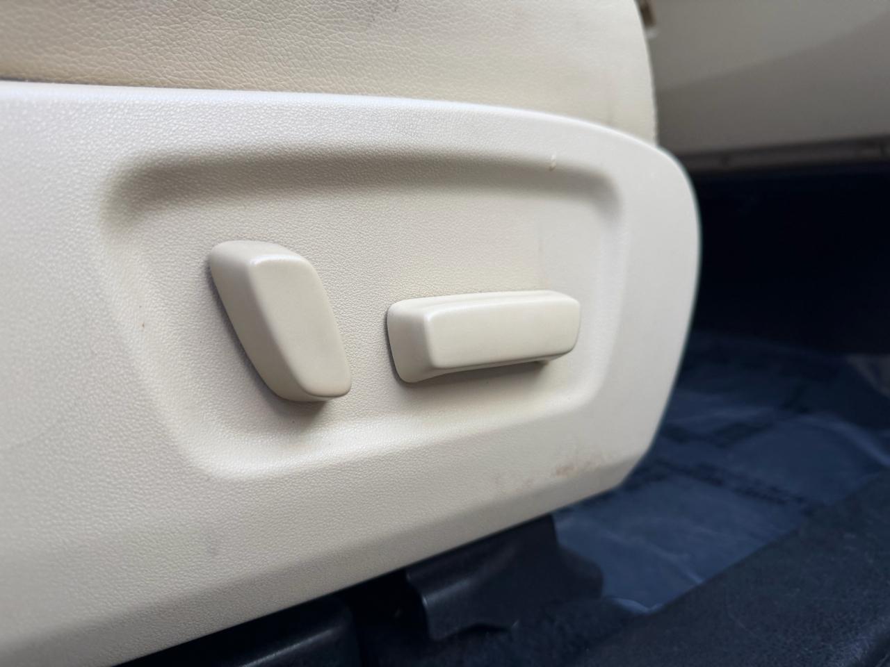 Toyota Highlander Limited V6 AWD (Natl) 2017