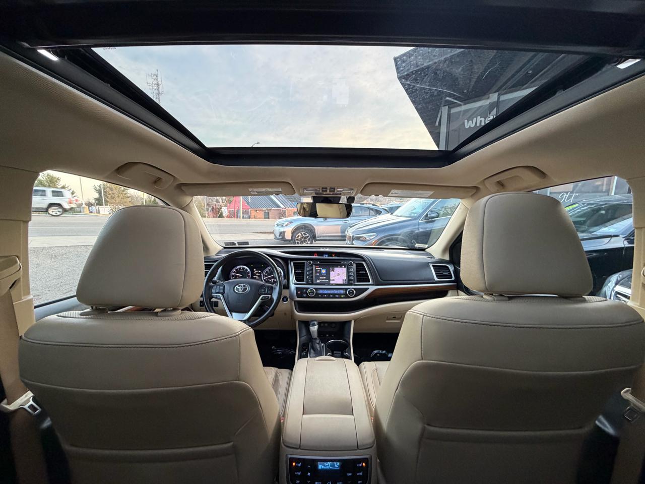 Toyota Highlander Limited V6 AWD (Natl) 2017