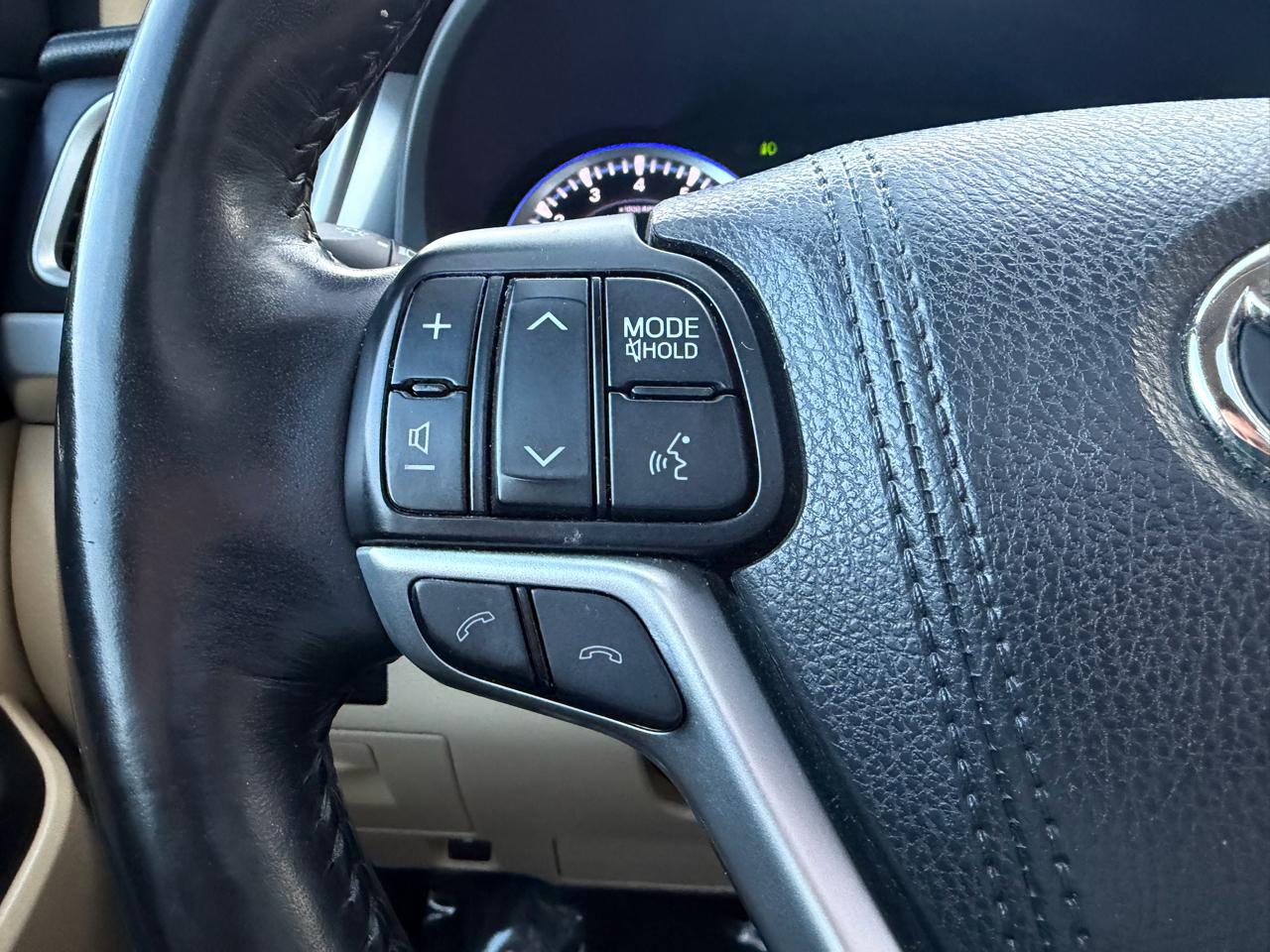 Toyota Highlander Limited V6 AWD (Natl) 2017