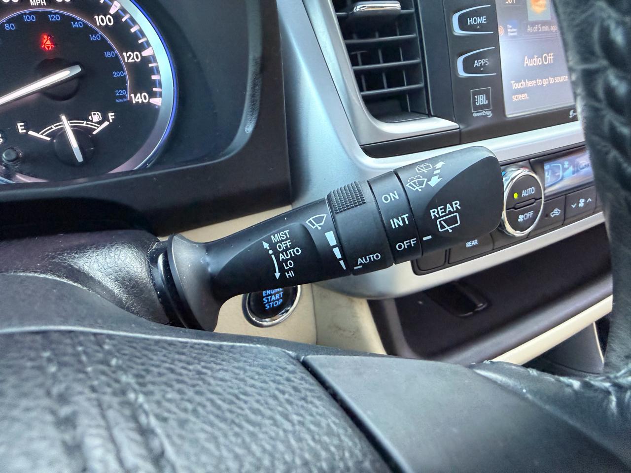 Toyota Highlander Limited V6 AWD (Natl) 2017