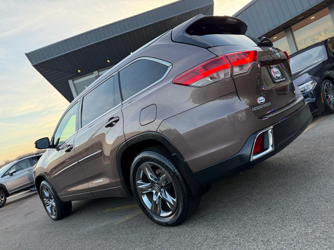 Toyota Highlander Limited V6 AWD (Natl) 2017