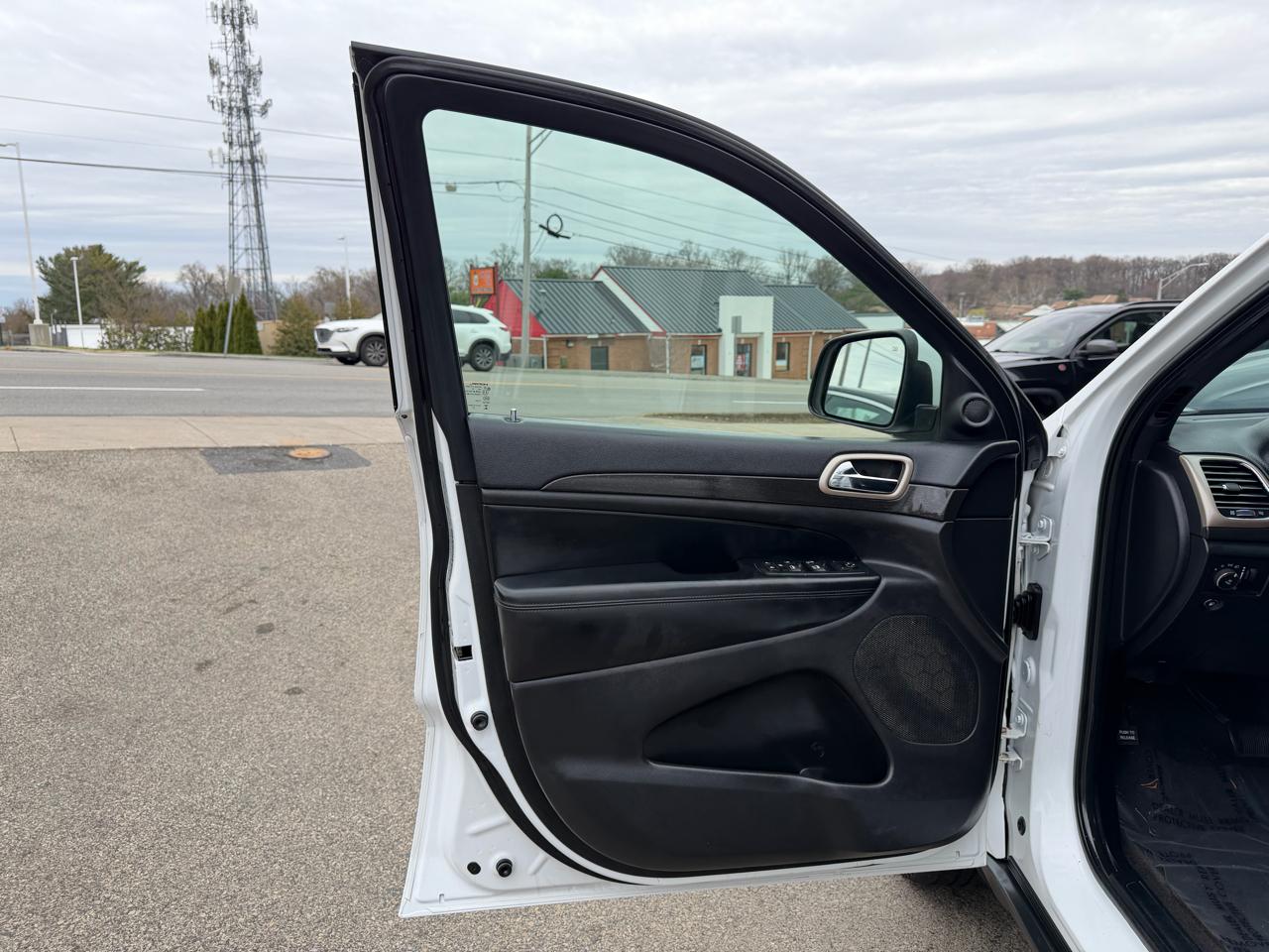 Jeep Grand Cherokee 4WD 4dr Laredo 2016