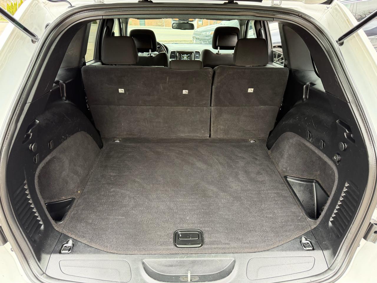 Jeep Grand Cherokee 4WD 4dr Laredo 2016