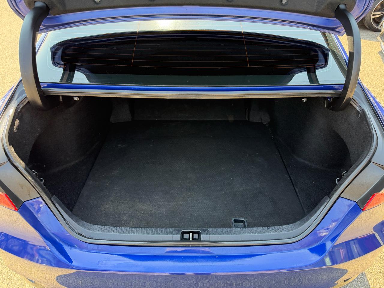 Toyota Camry XLE Auto (Natl) 2018