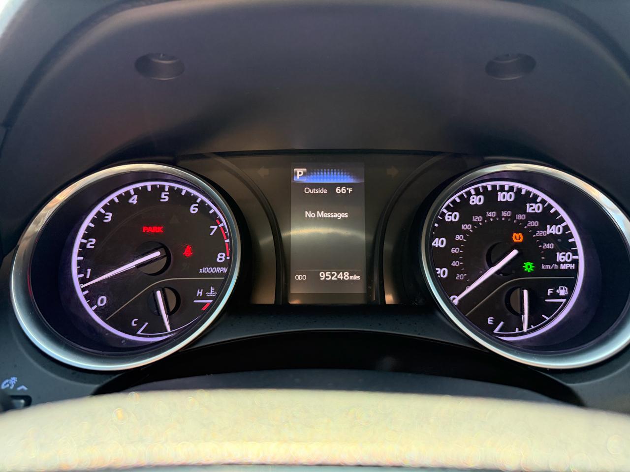 Toyota Camry XLE Auto (Natl) 2018