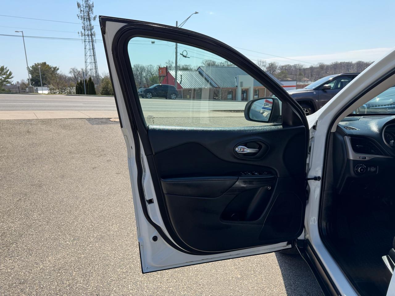 Jeep Cherokee 4WD 4dr Latitude 2015