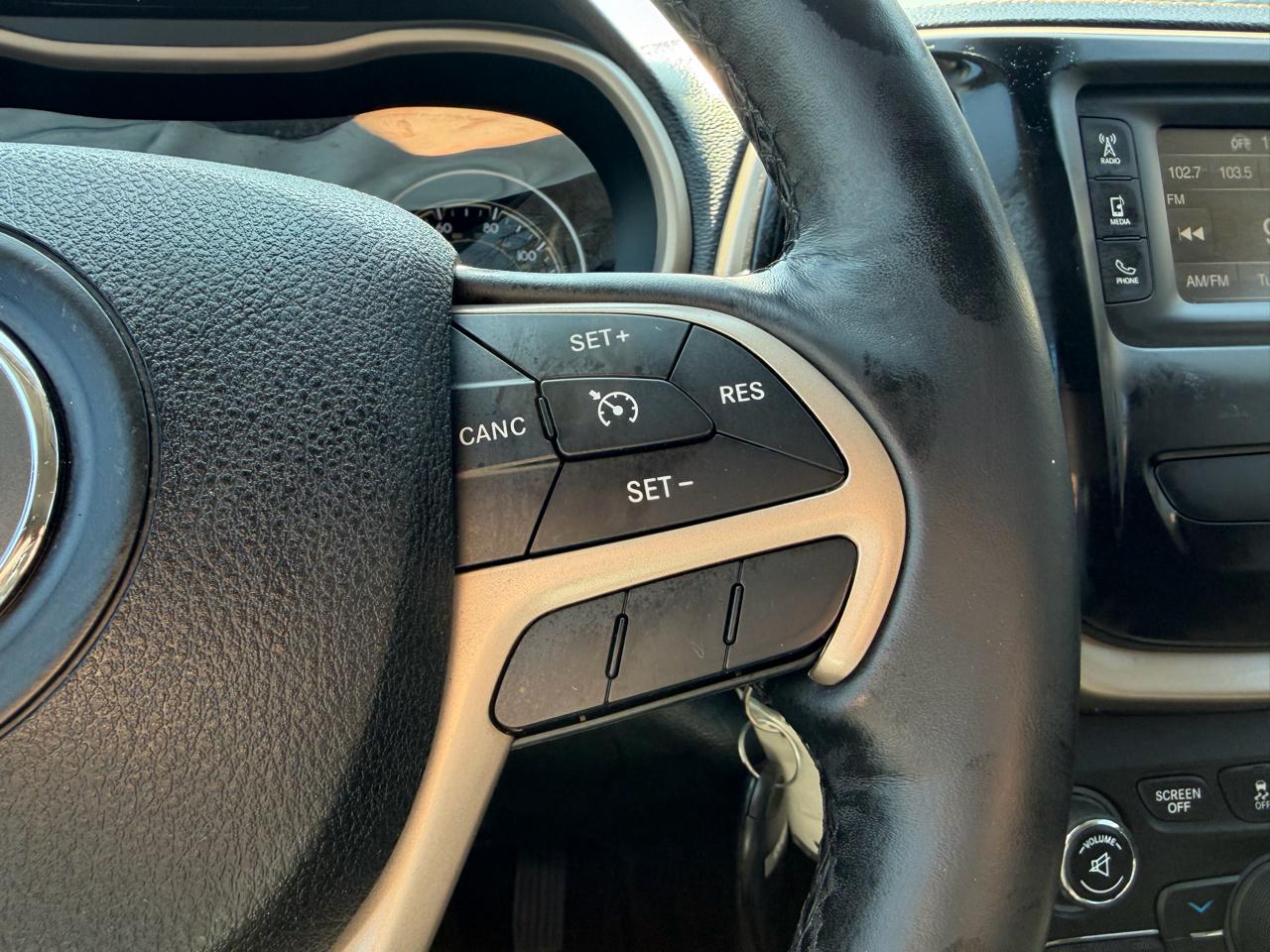 Jeep Cherokee 4WD 4dr Latitude 2015