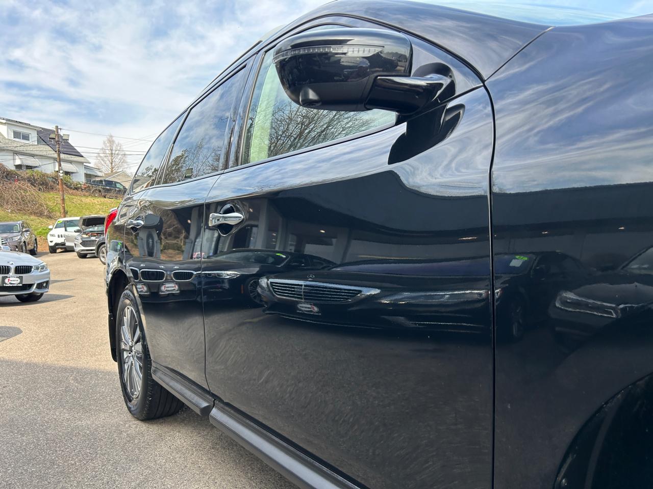 Nissan Pathfinder 4x4 SL 2019