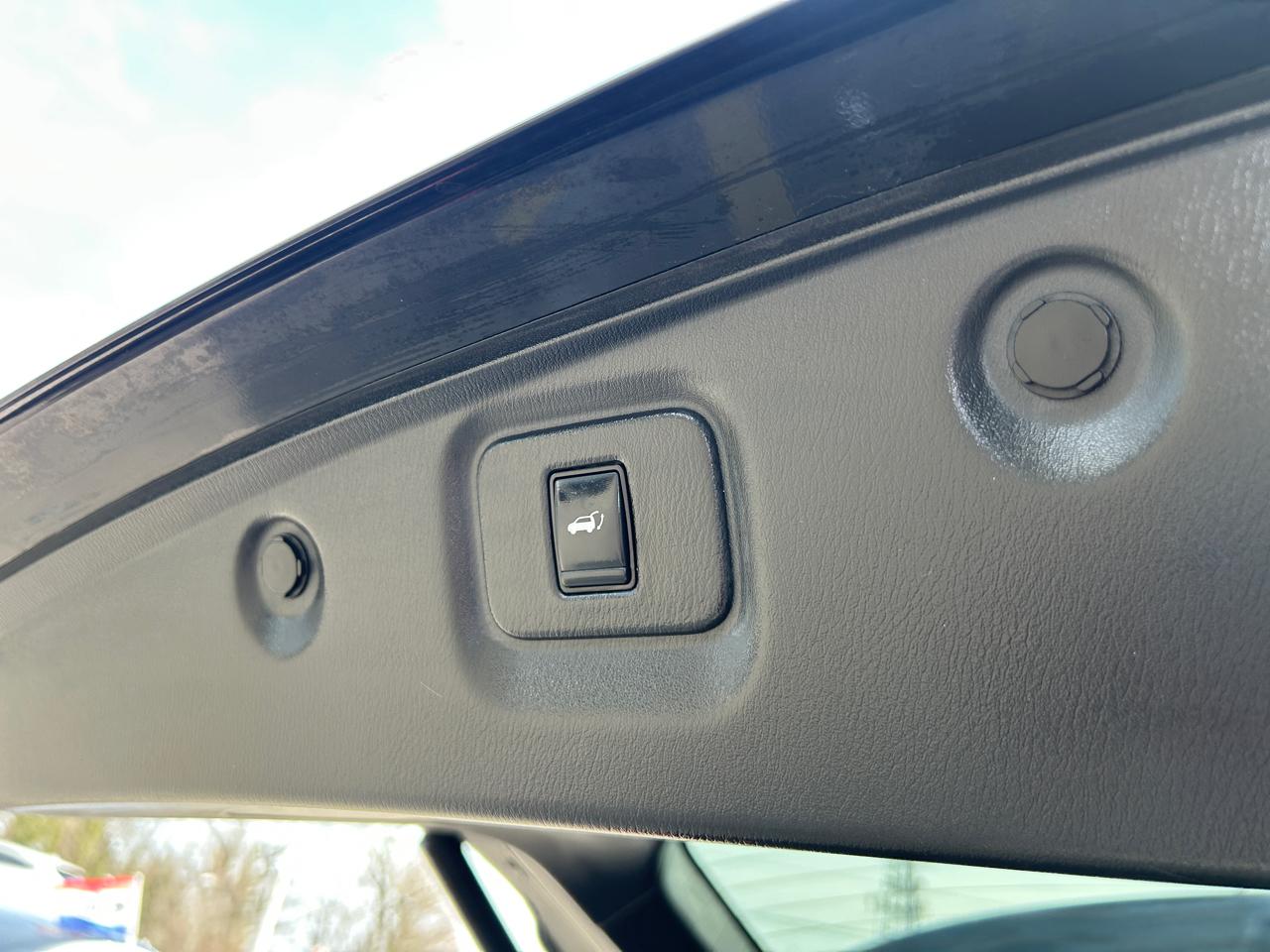 Nissan Pathfinder 4x4 SL 2019