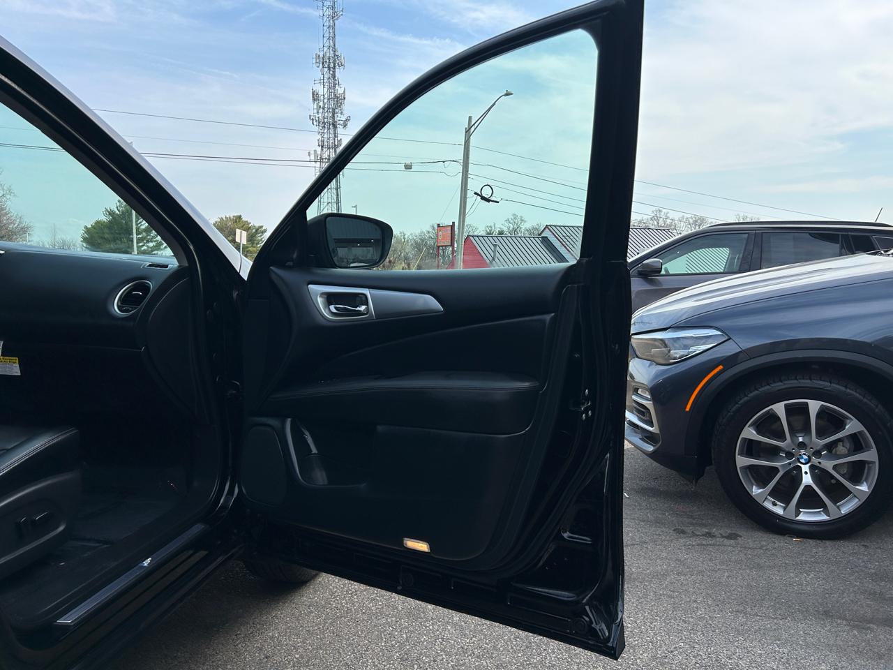 Nissan Pathfinder 4x4 SL 2019