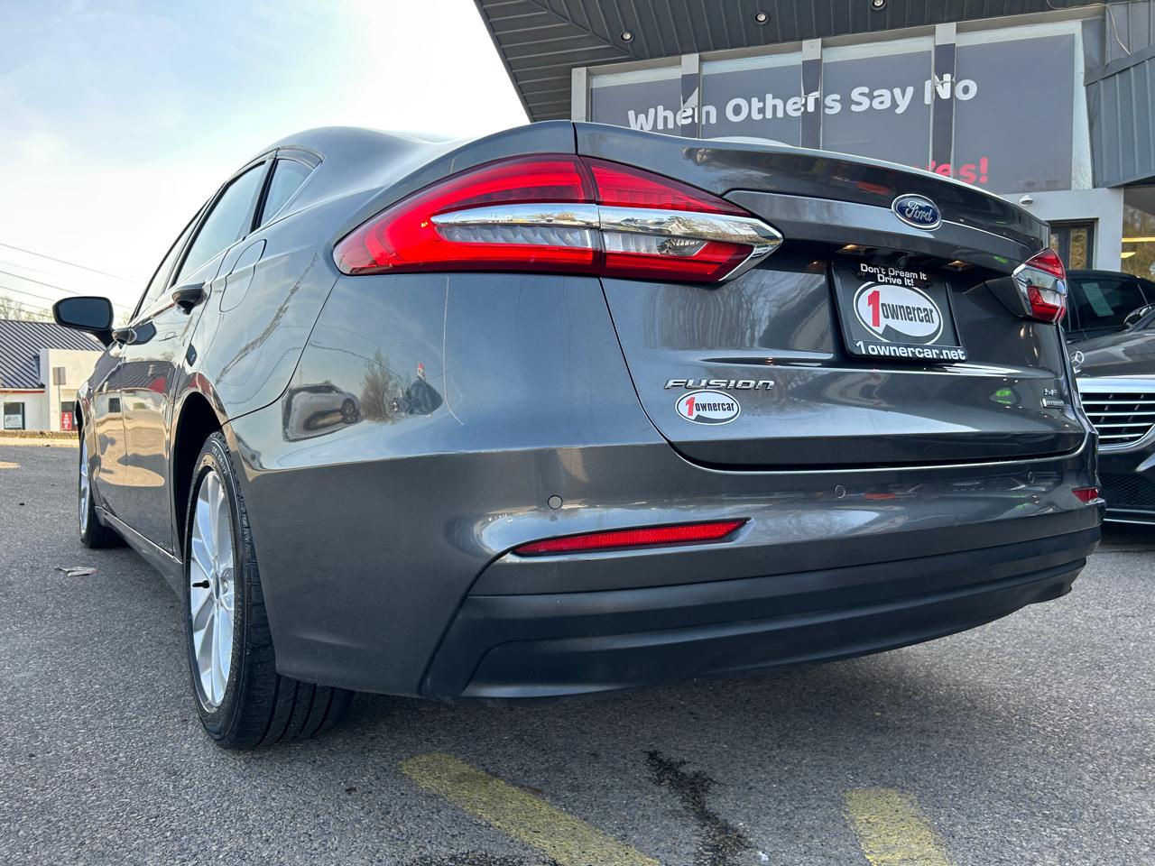 Ford Fusion Hybrid SE FWD 2020