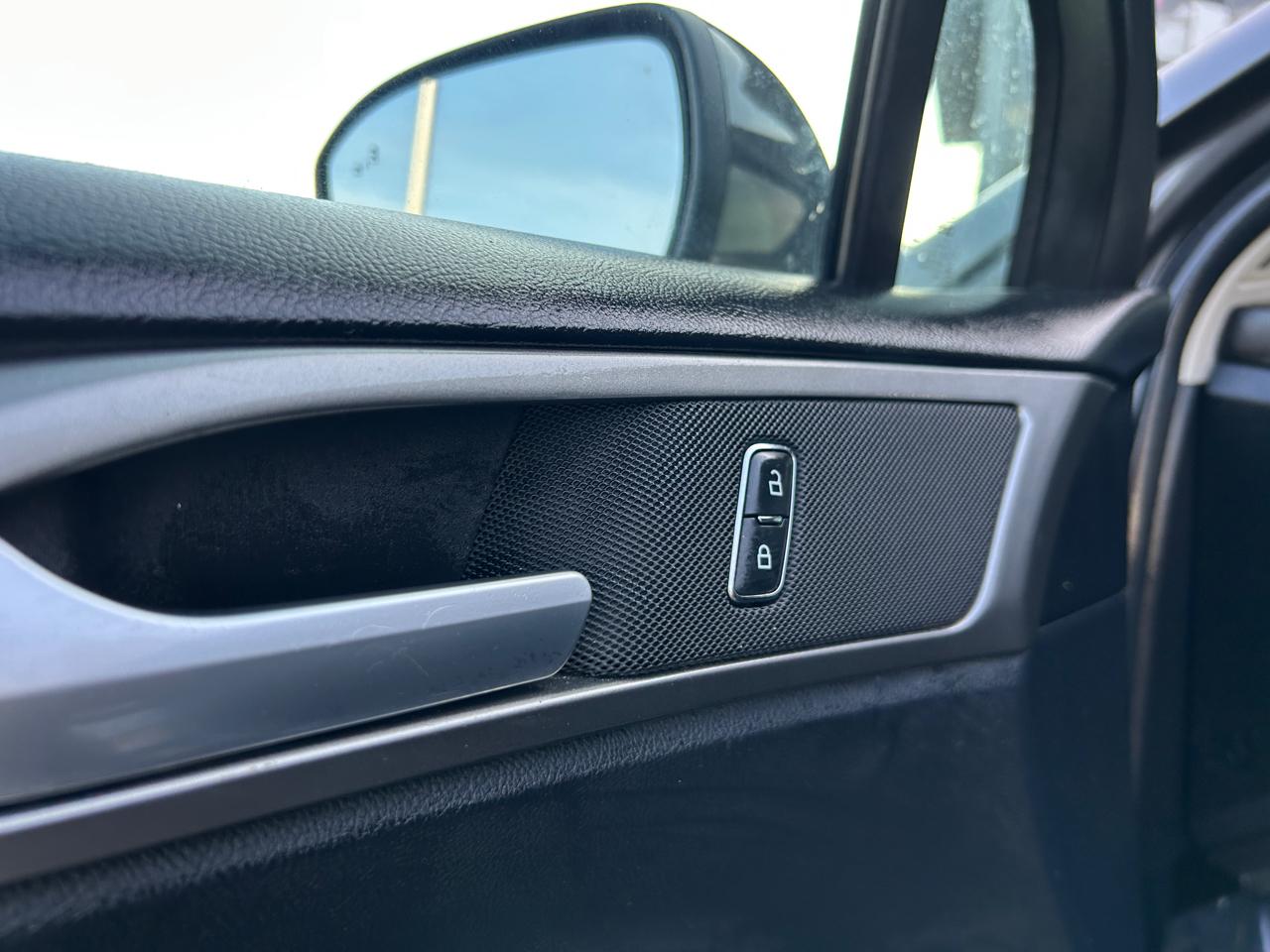 Ford Fusion Hybrid SE FWD 2020