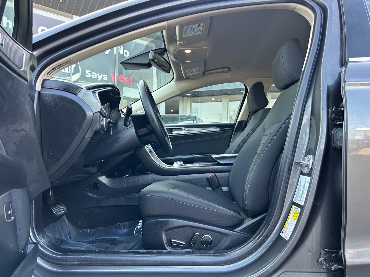 Ford Fusion Hybrid SE FWD 2020