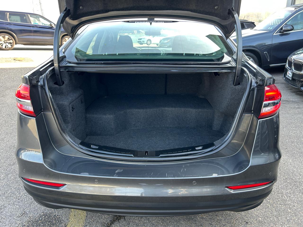 Ford Fusion Hybrid SE FWD 2020