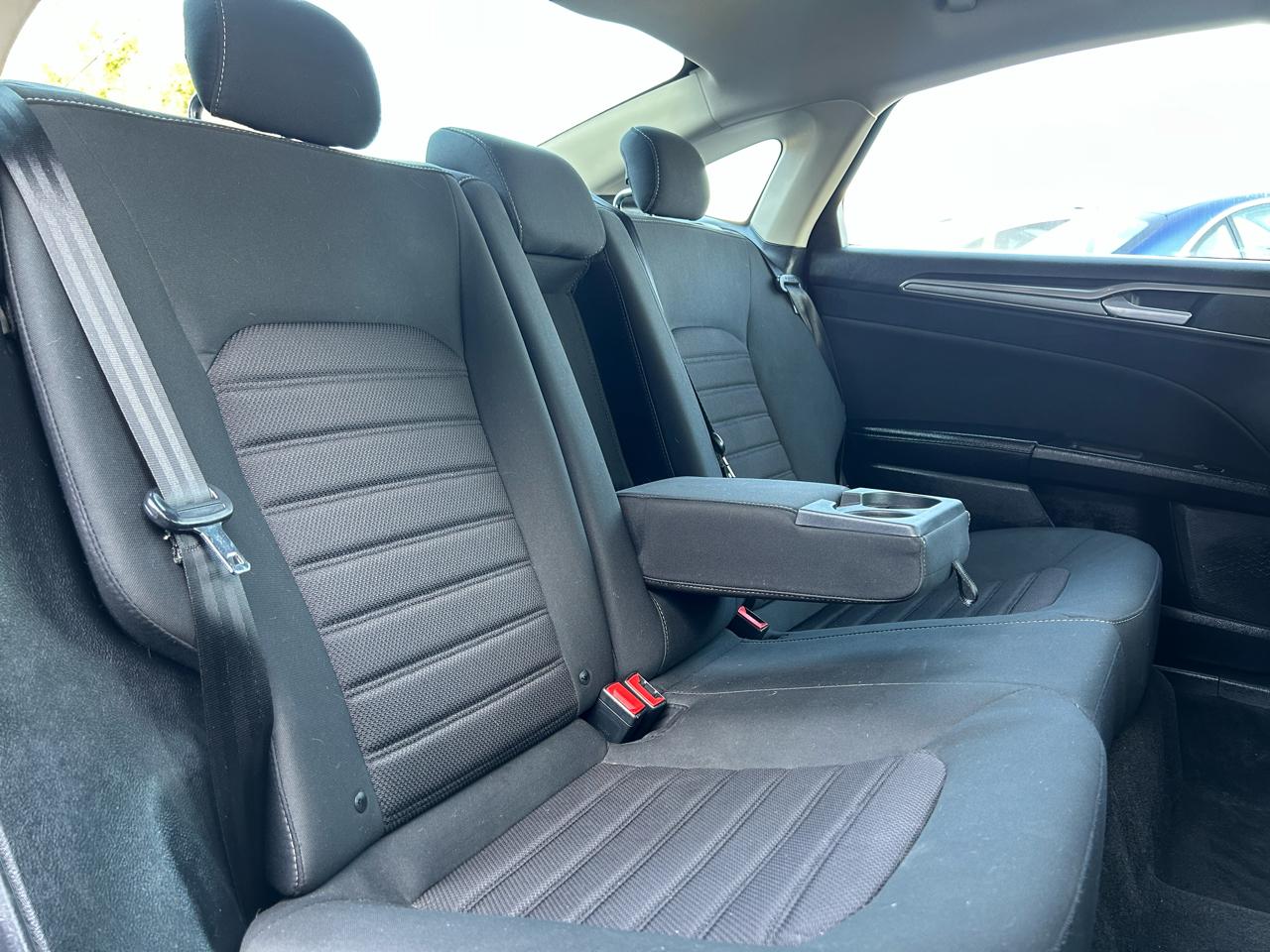 Ford Fusion Hybrid SE FWD 2020