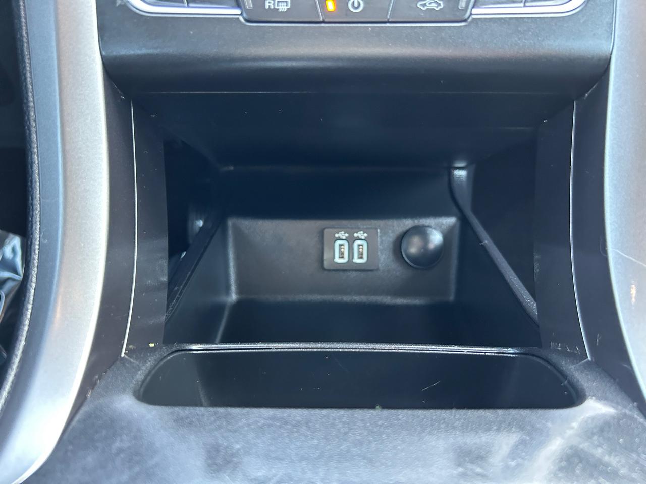 Ford Fusion Hybrid SE FWD 2020