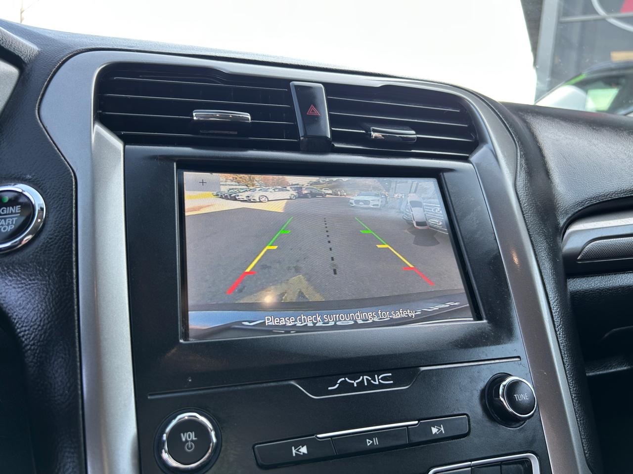 Ford Fusion Hybrid SE FWD 2020