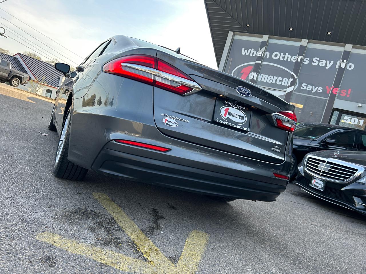 Ford Fusion Hybrid SE FWD 2020