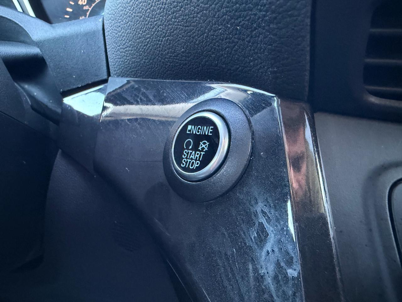 Ford Escape Titanium FWD 2017