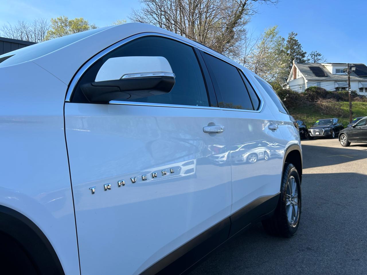 Chevrolet Traverse FWD 4dr LT Leather 2023