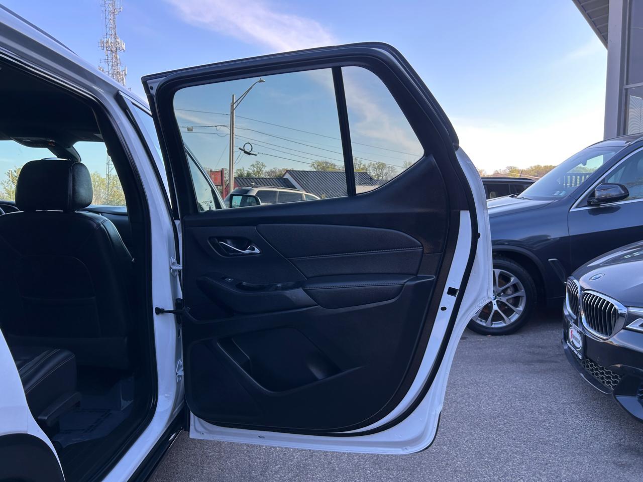 Chevrolet Traverse FWD 4dr LT Leather 2023
